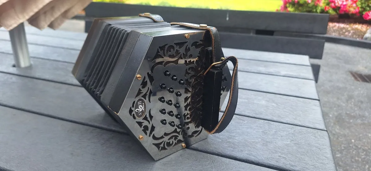 Concertina - Image 1