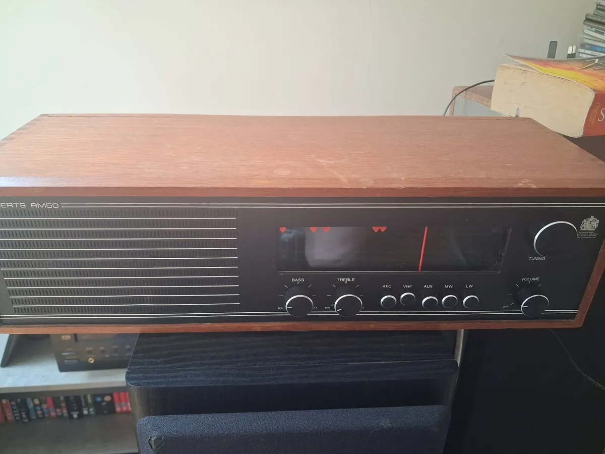 Vintage roberts radio