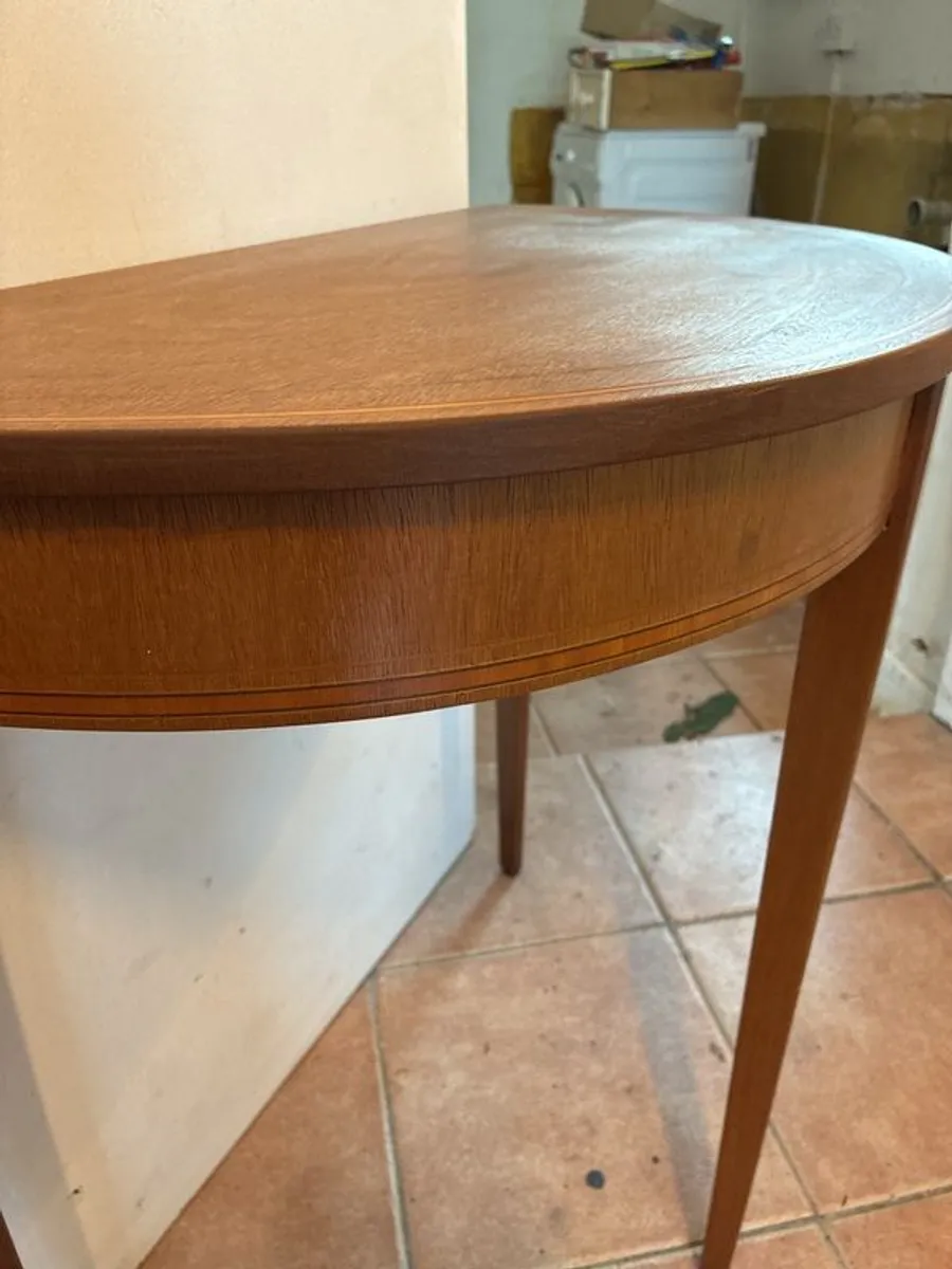 table - Image 3