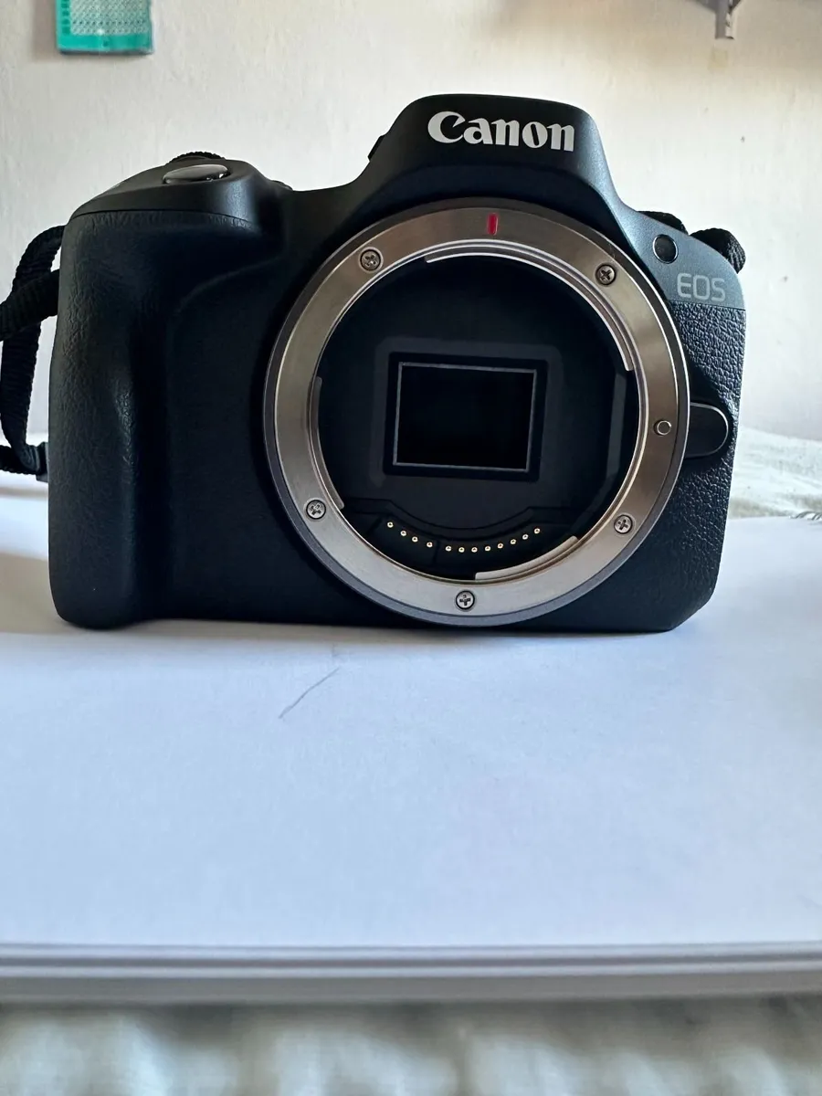 Canon EOS R50+ RF-S 18-45mm & RF-S 55-210mm Lenses - Image 3