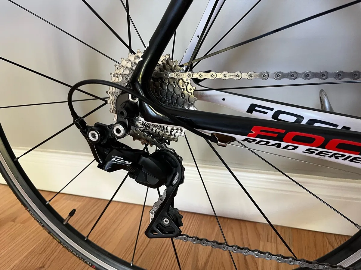 Focus Cayo Carbon Road Bike - Image 3