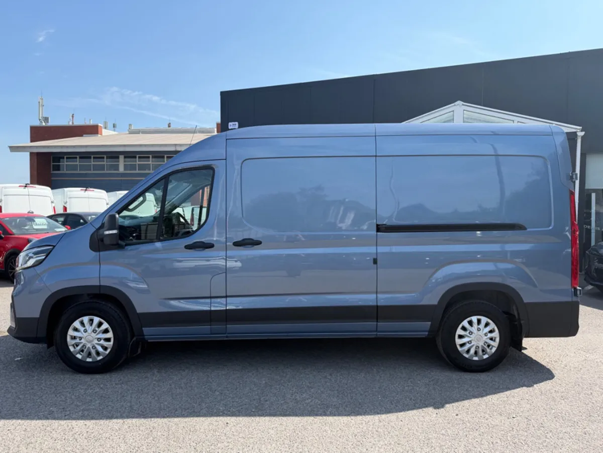Maxus DELIVER 9 PV LH FWD LUXURY EVIE G - Image 2
