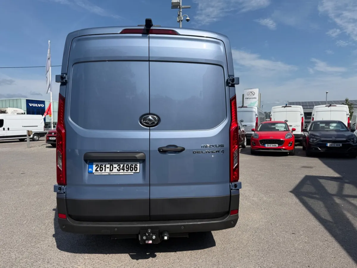 Maxus DELIVER 9 PV LH FWD LUXURY EVIE G - Image 4