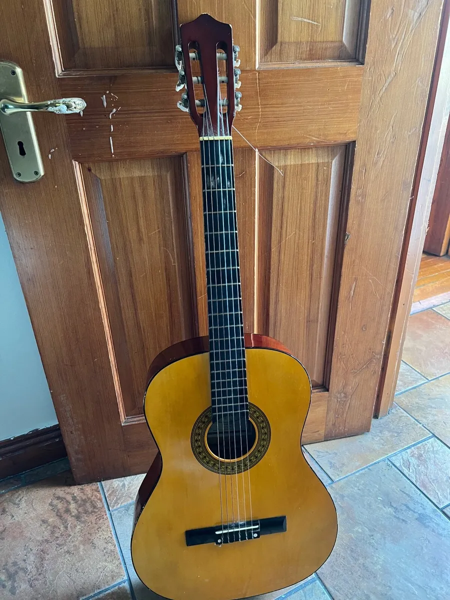 Classical (Spanish) acoustic guitar with nylon - Image 2