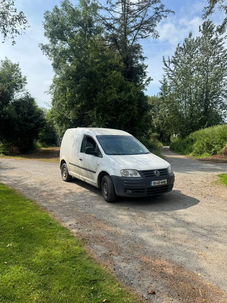 2010 caddy van - Image 1