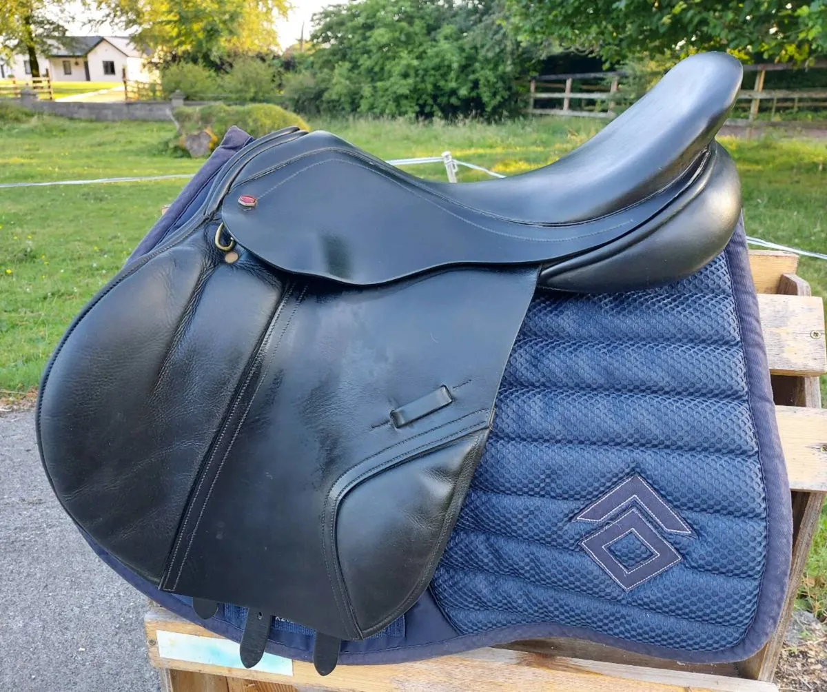 ALBION K2 JUMP SADDLE - Image 1