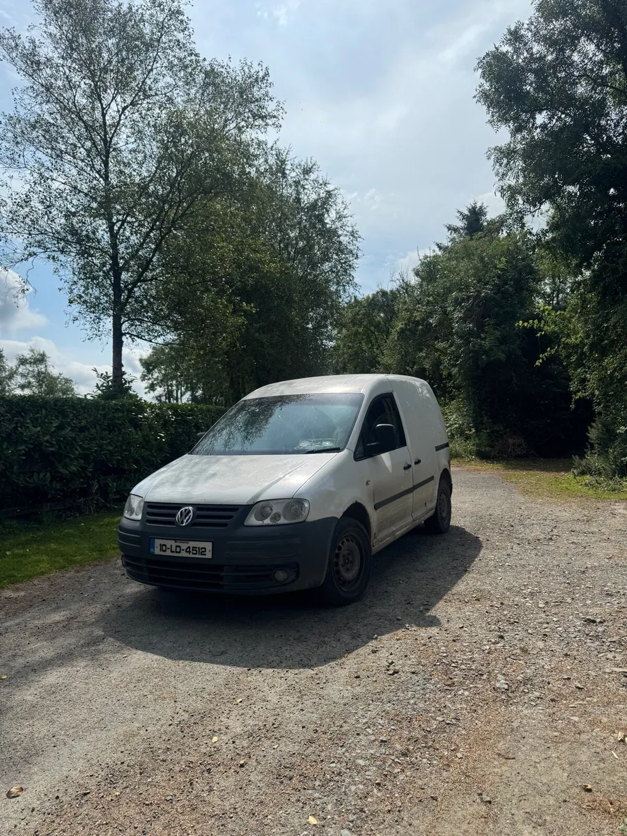 2010 caddy van - Image 3