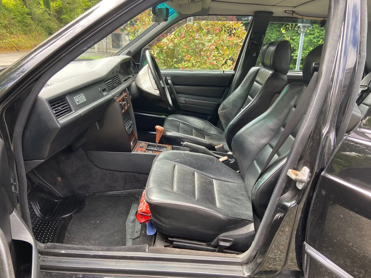 Mercedes 190E - Image 1