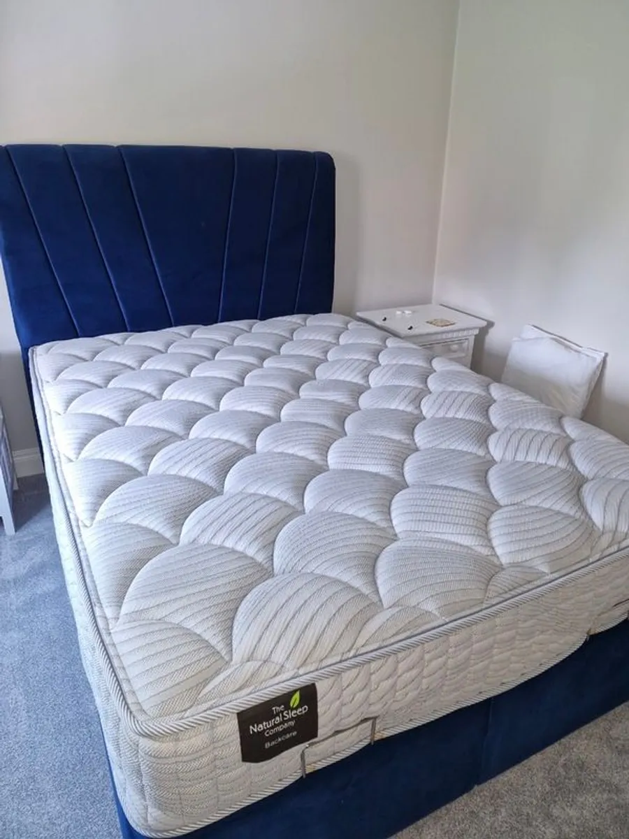 Double bed - Image 1