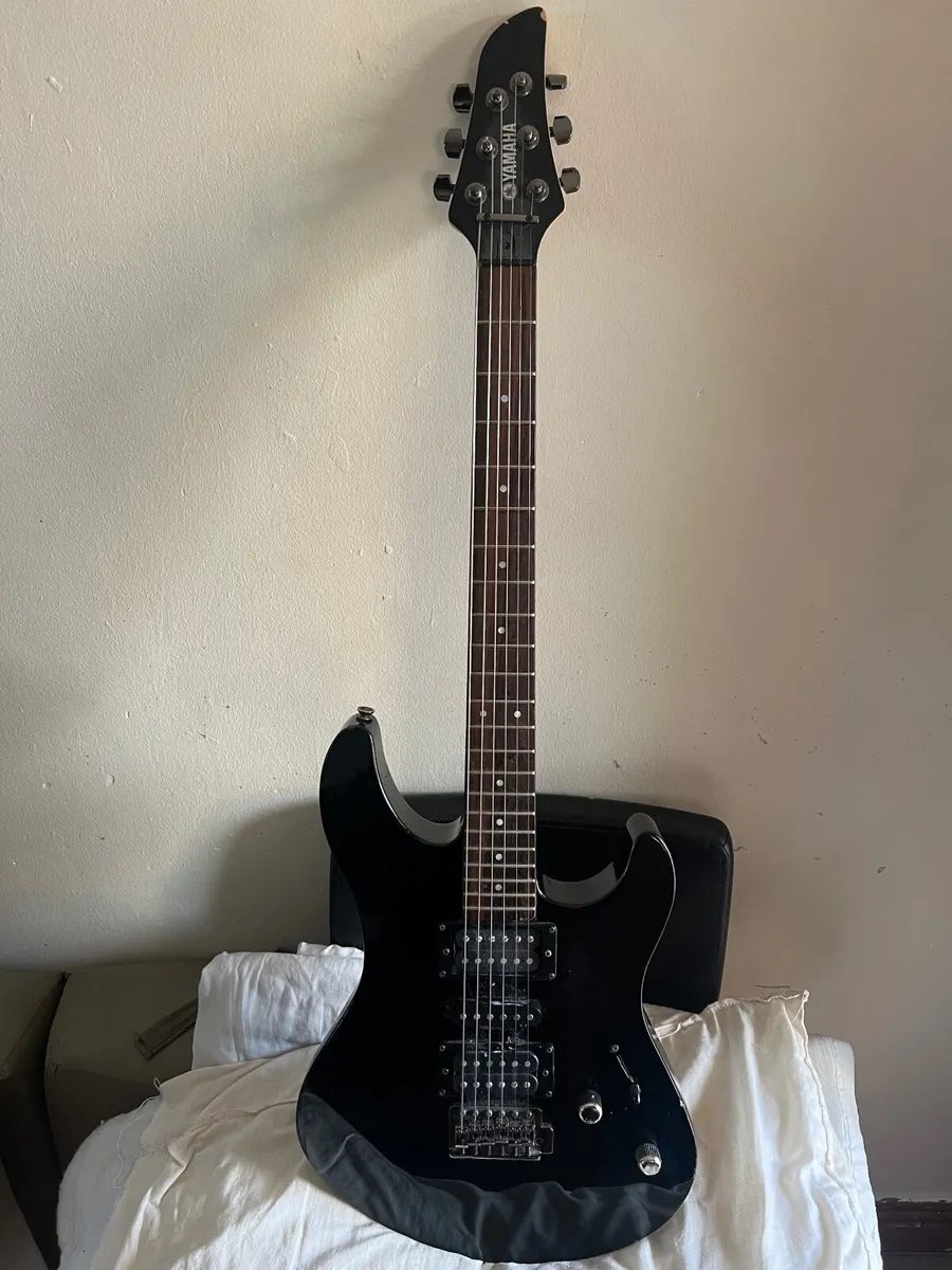 Yamaha Electric Guitar – Black – Excellent Conditi - Image 1