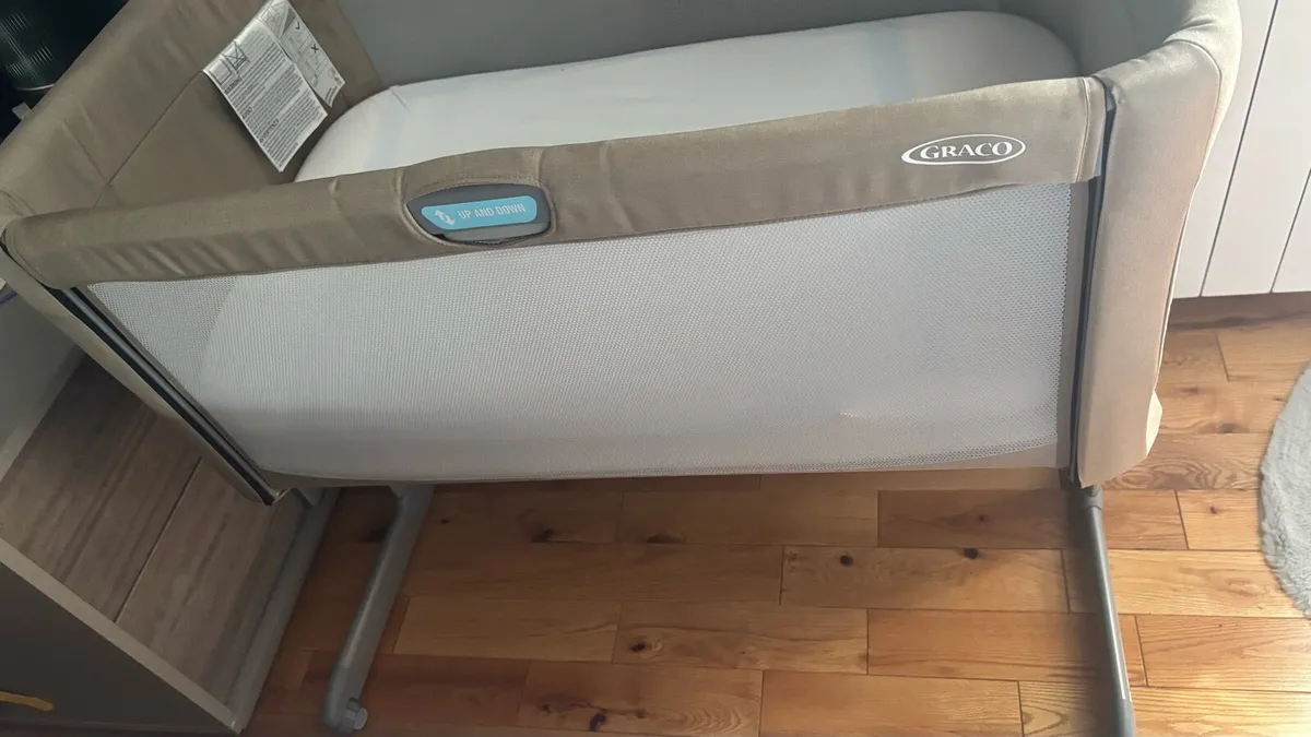Graco next to me crib - Image 4