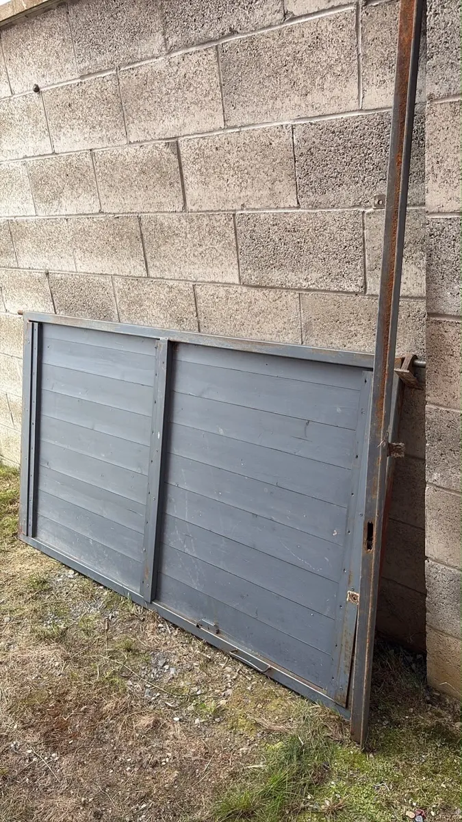 Metal gate - Image 1
