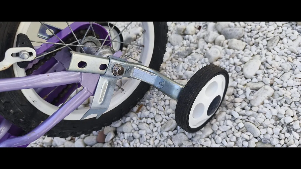 Kids bike - Image 3