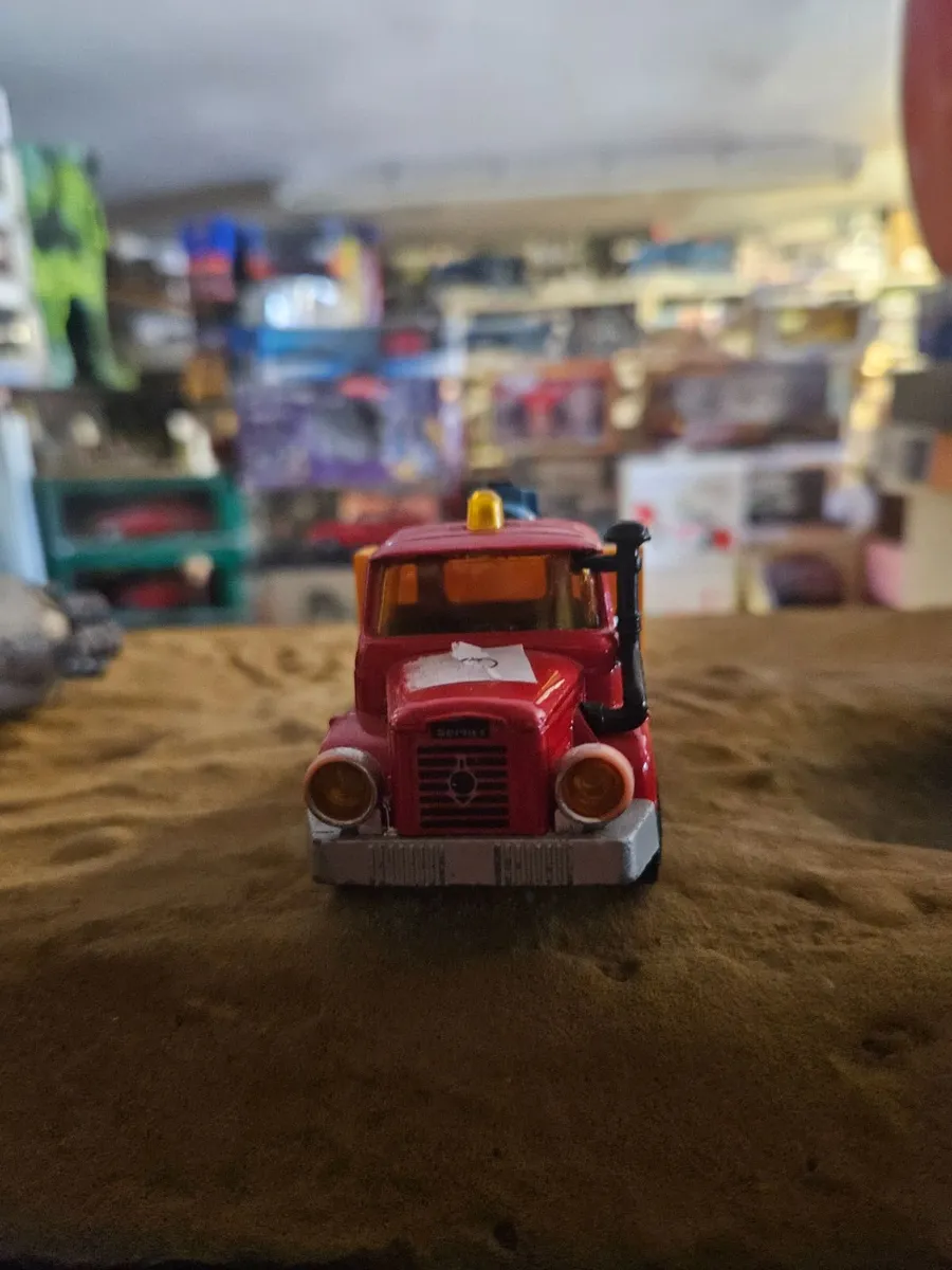 Corgi Circus Truck - Image 2