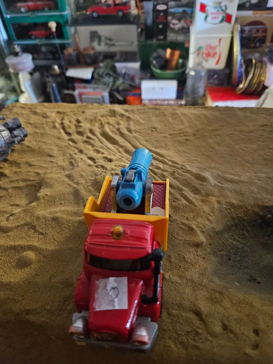 Corgi Circus Truck - Image 3