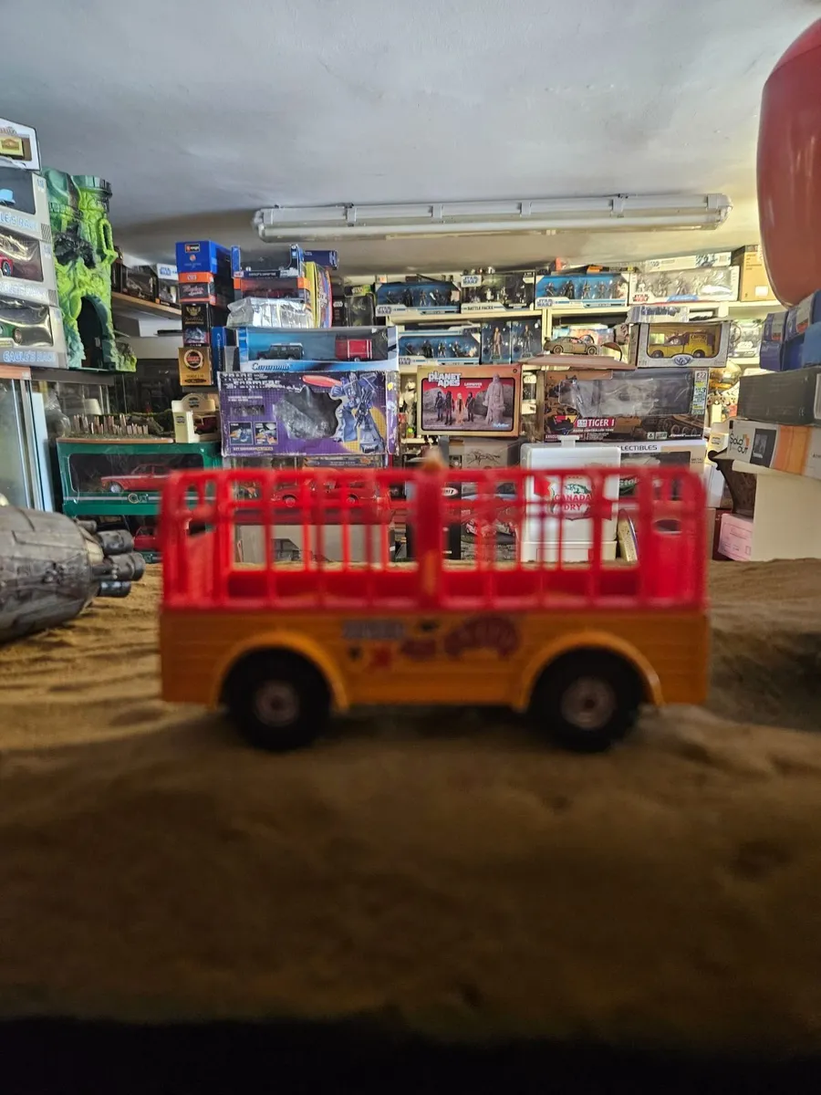 Corgi Circus Trailer - Image 1