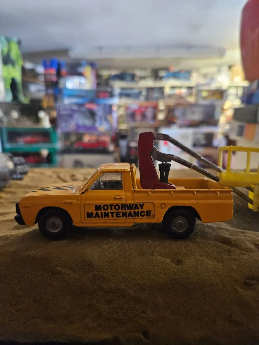 Corgi Highway Maintaince Truck - Image 3
