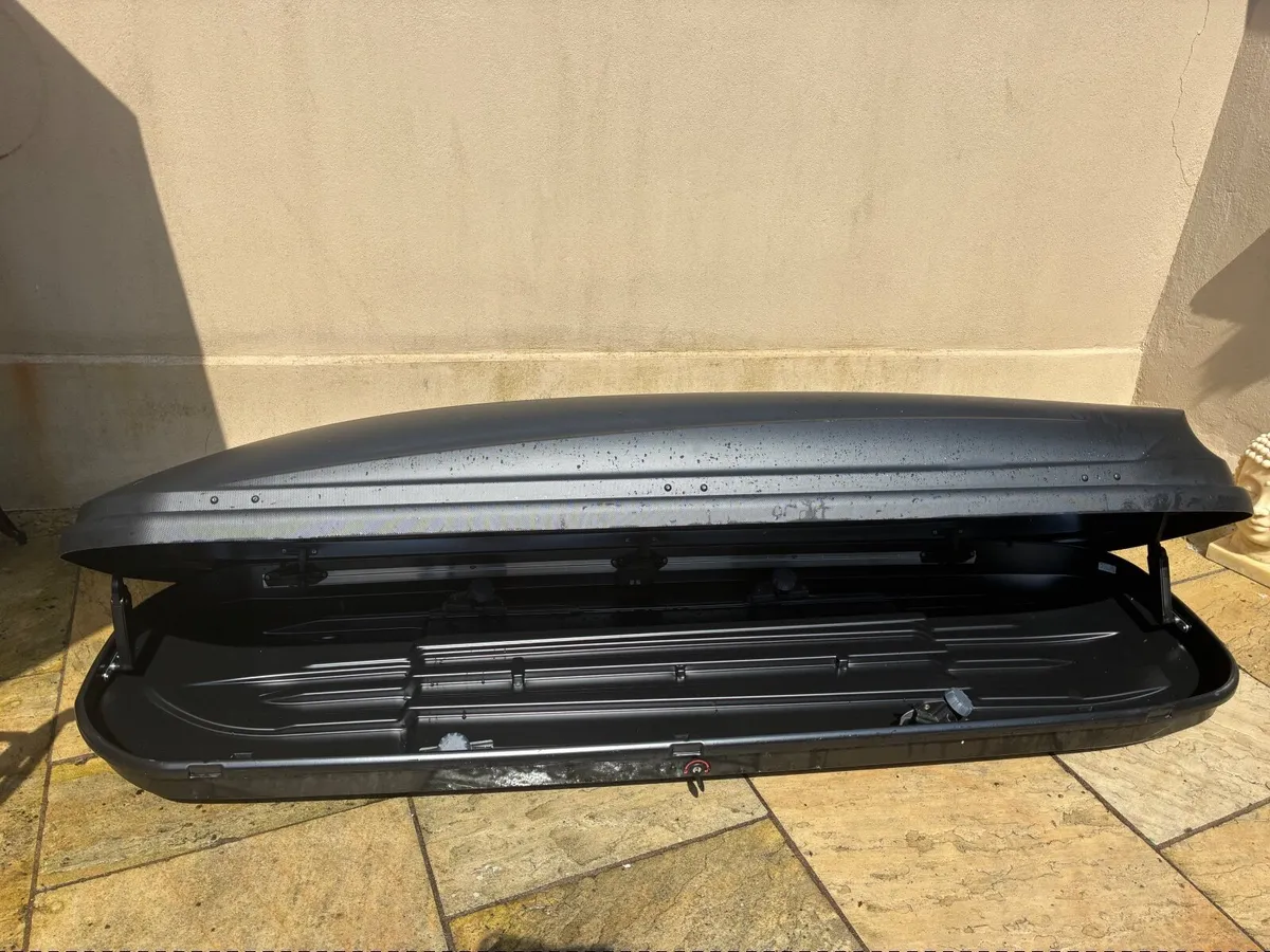 Roof box for Peugeot 5008 - Image 3