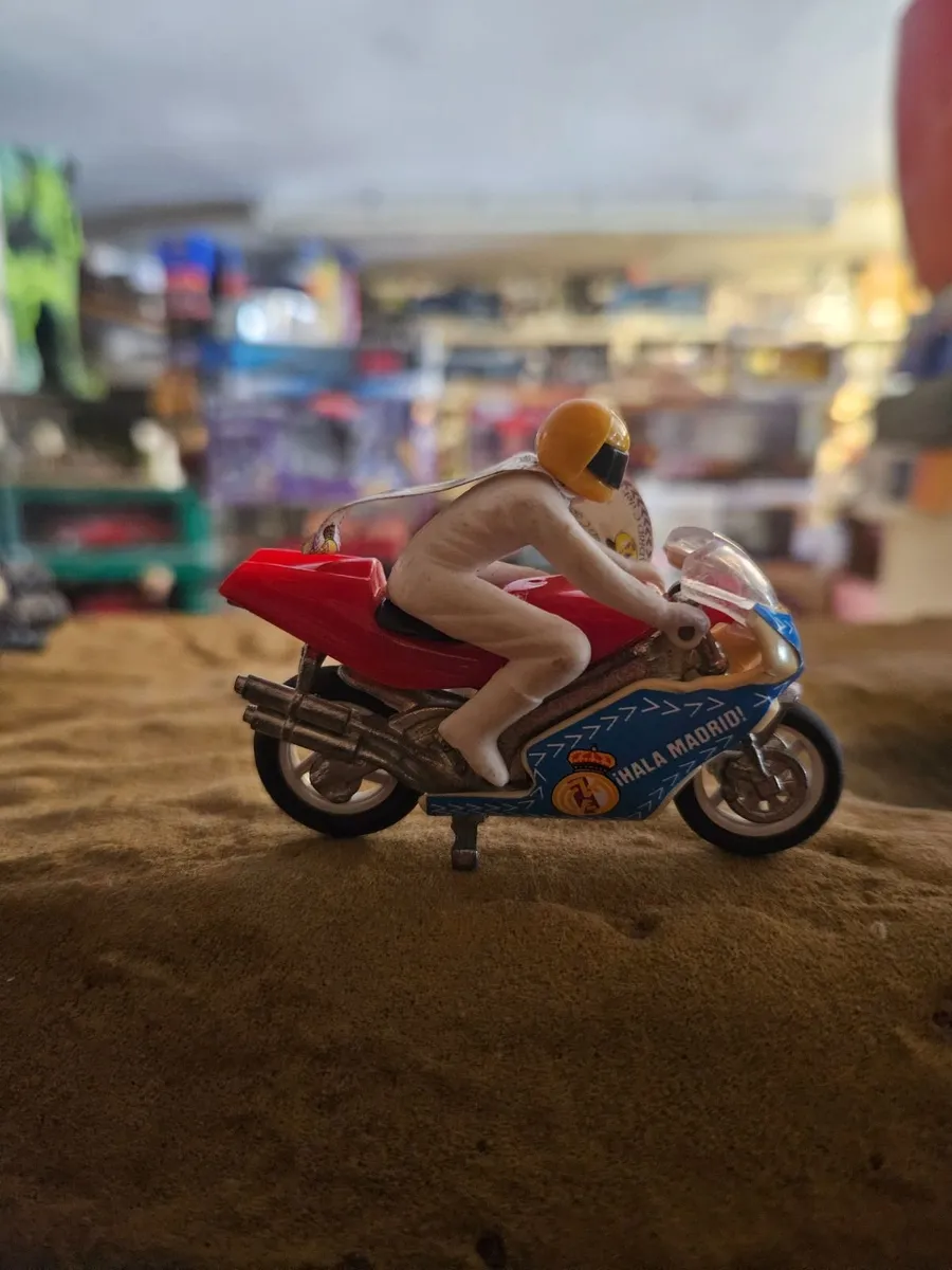 Britain's 1970's Motorbike - Image 3