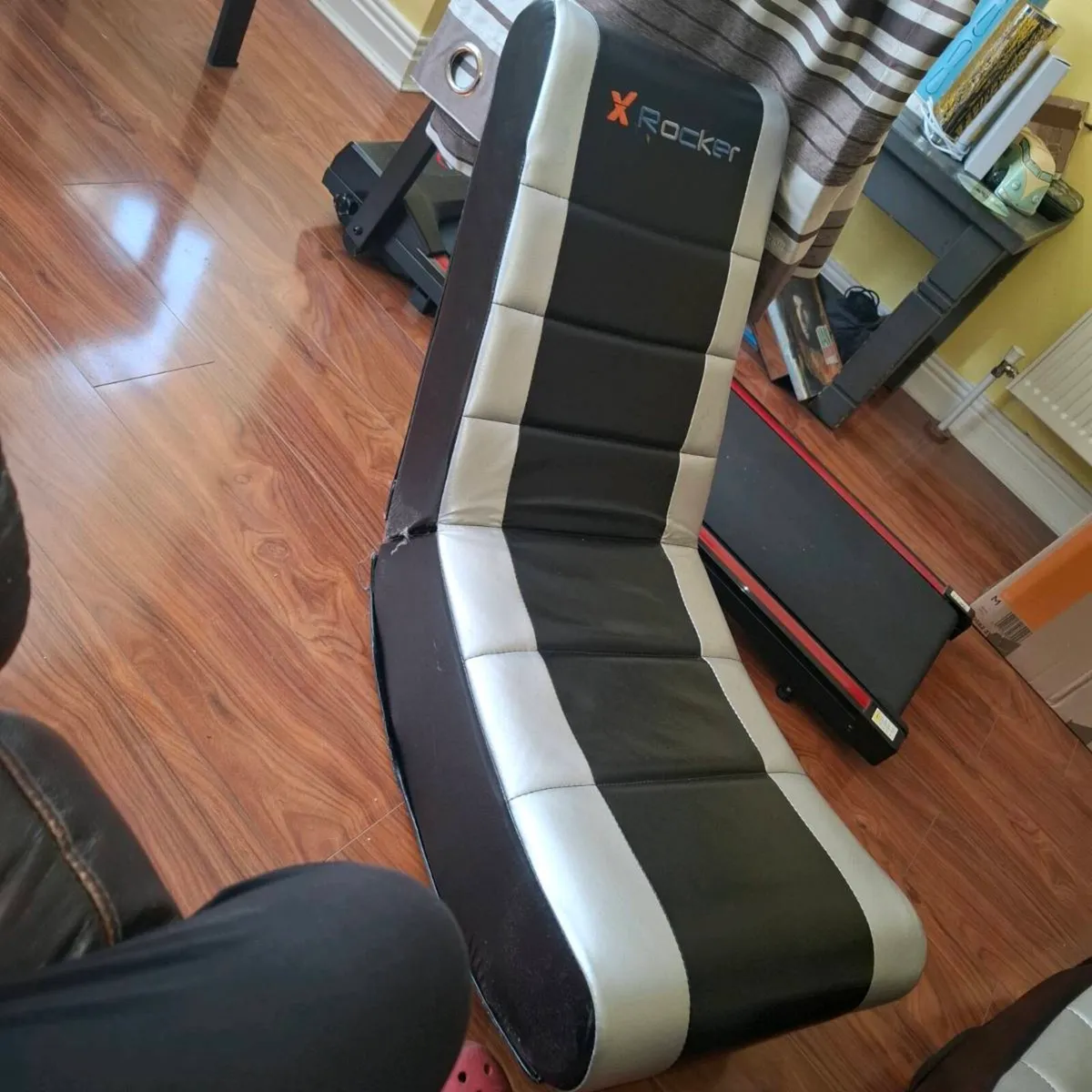 2 Kids rocker play seats - Image 2