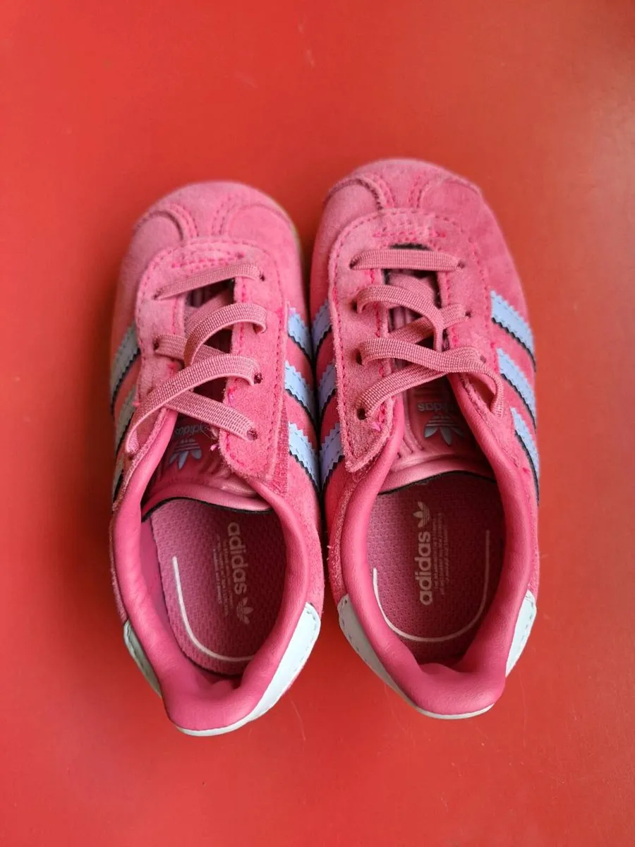 Young Girls Adidas runners - Image 2