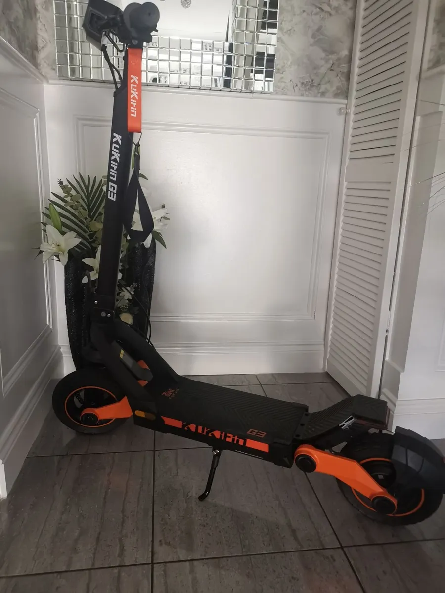 Electric scooter - Image 2