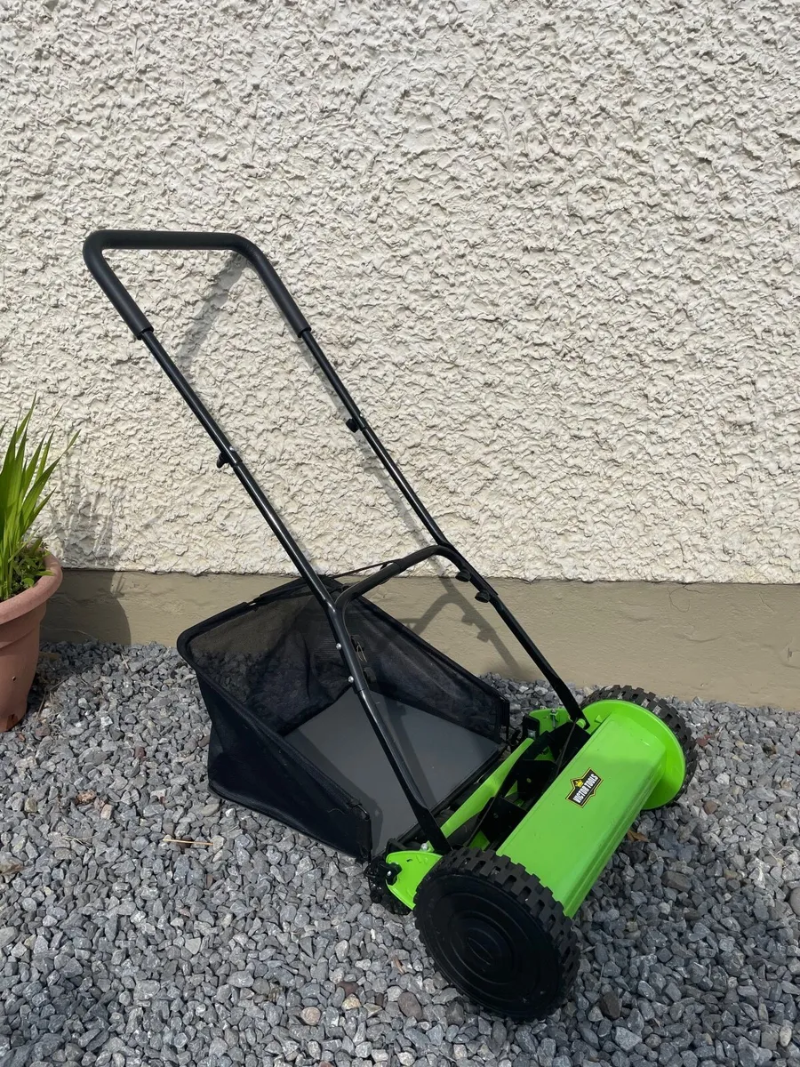 Cylinder non electric push lawn mower - Image 1