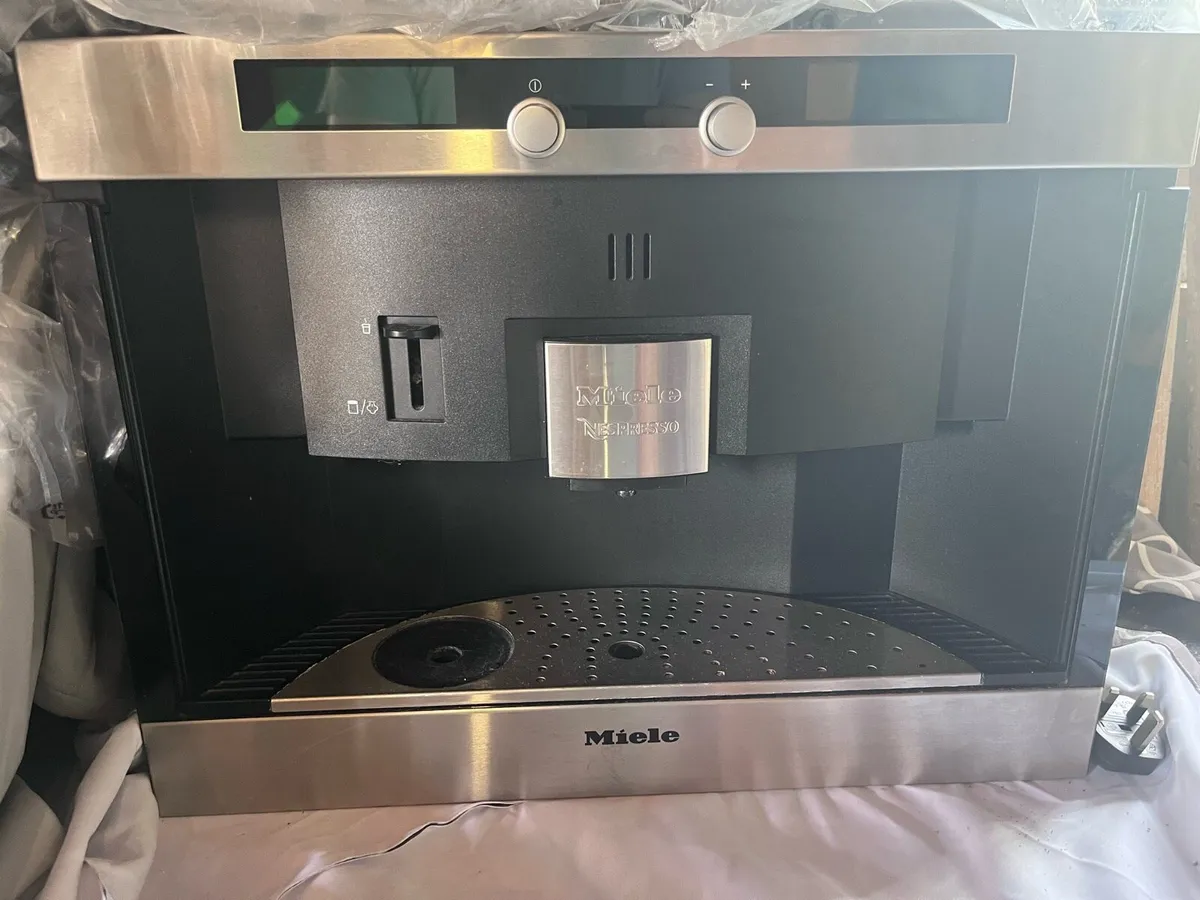 Miele Nespresso coffee machine - Image 1