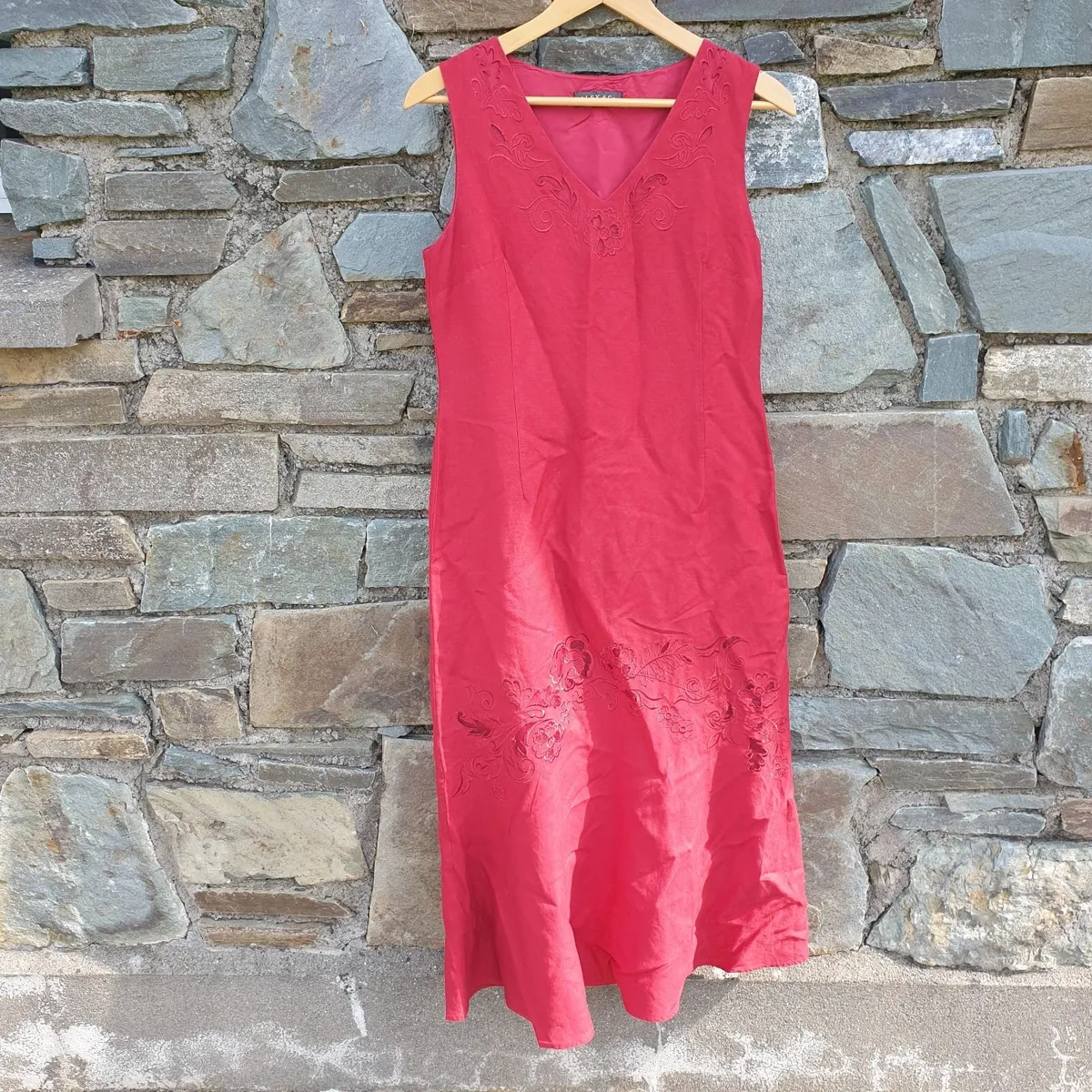 Red dress linen blend flower motifs size 10 - Image 1