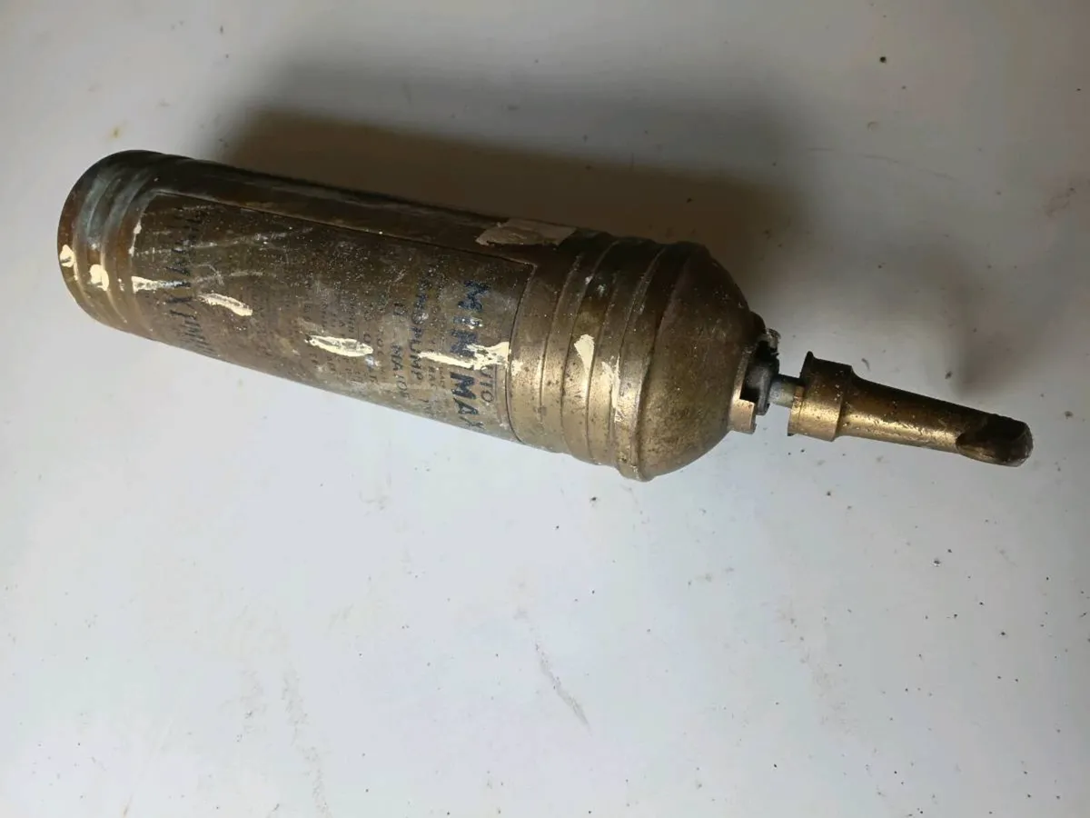 Antique Brass Minimax Ltd. Hand Pump.
1959. - Image 4