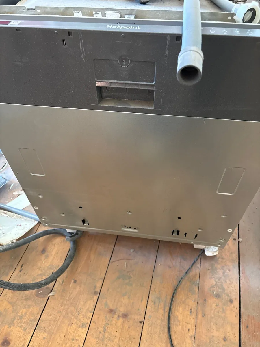 New Hotpoint lft8b019 integrated dishwasher - Image 2