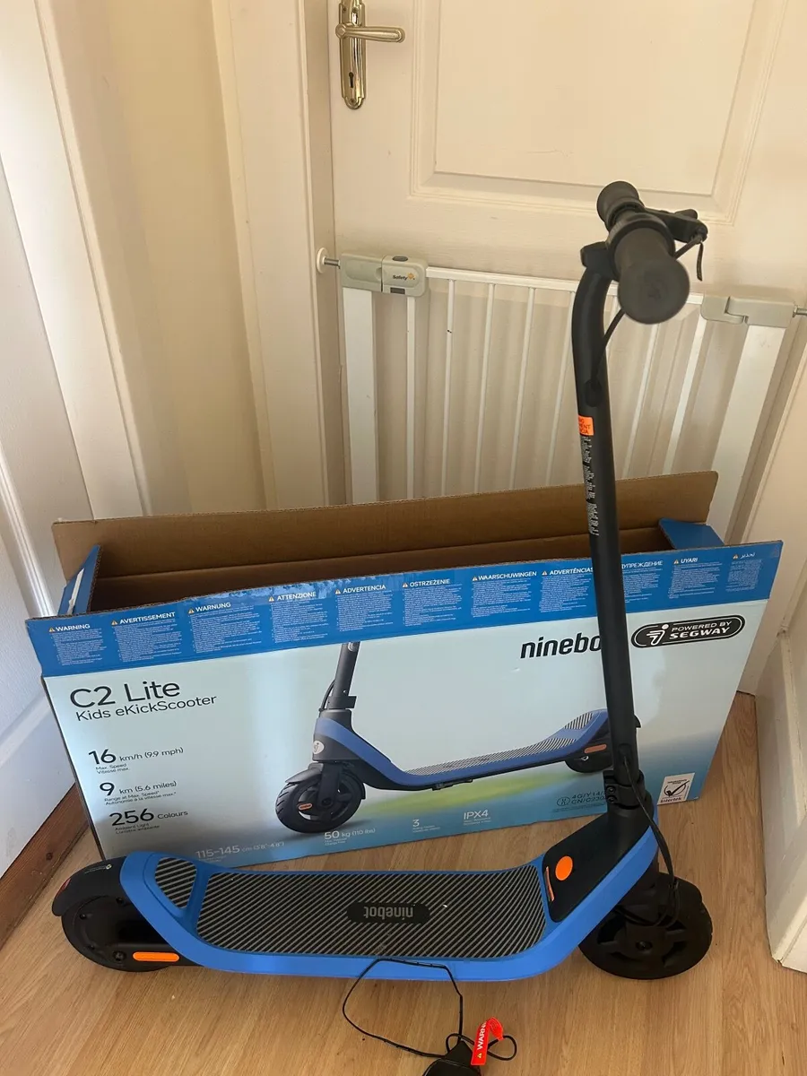 Kids electric scooter - Image 1