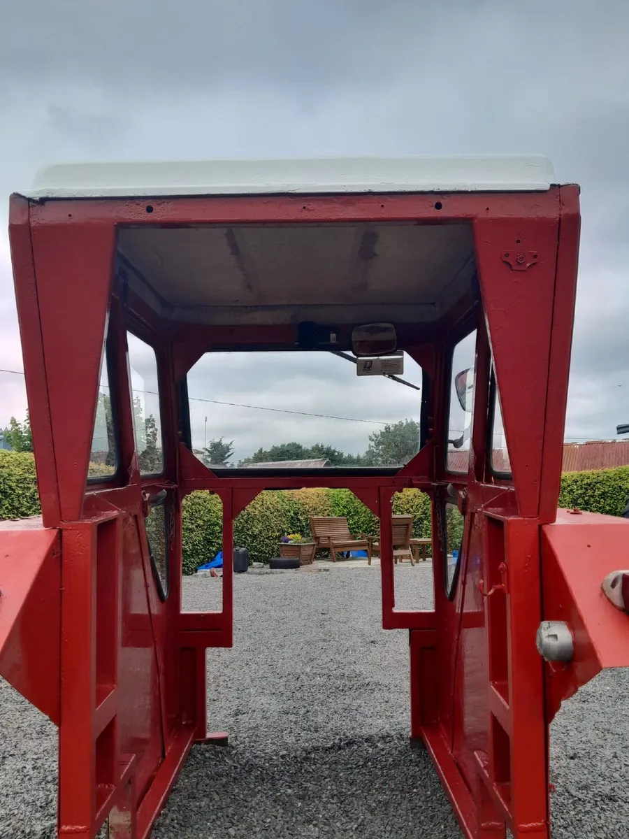 Duncan cab Massey Ferguson 135 or 35 - Image 4