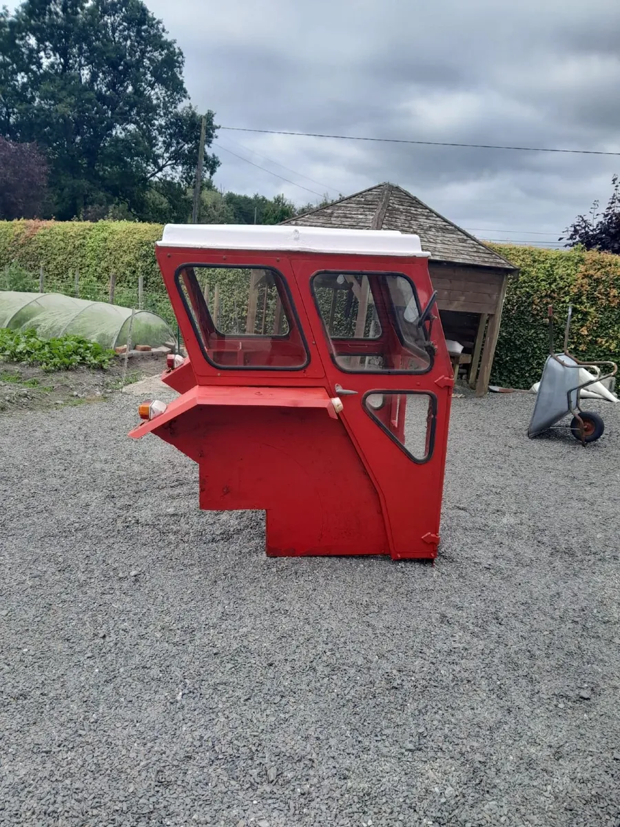 Duncan cab Massey Ferguson 135 or 35 - Image 1