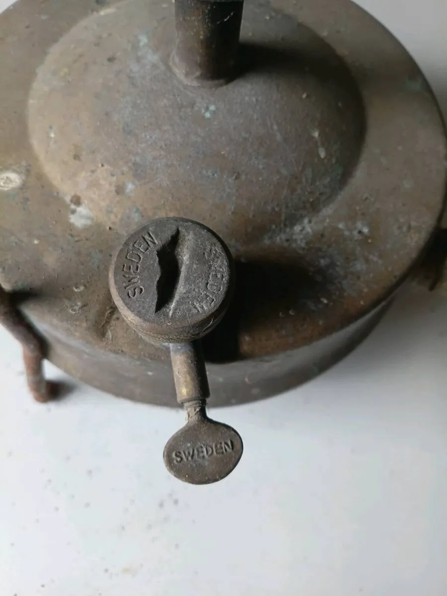 Optimus Sweden brass camping stove. - Image 3