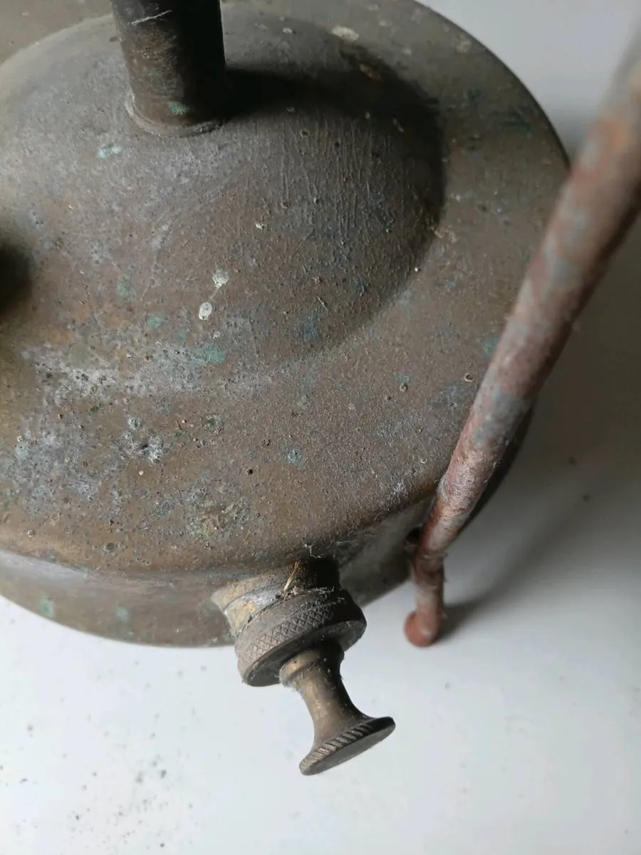 Optimus Sweden brass camping stove. - Image 4