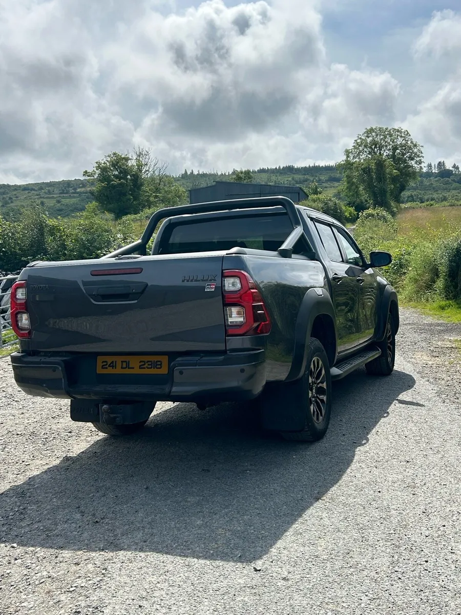 Toyota Hilux Gr Sport - Image 3