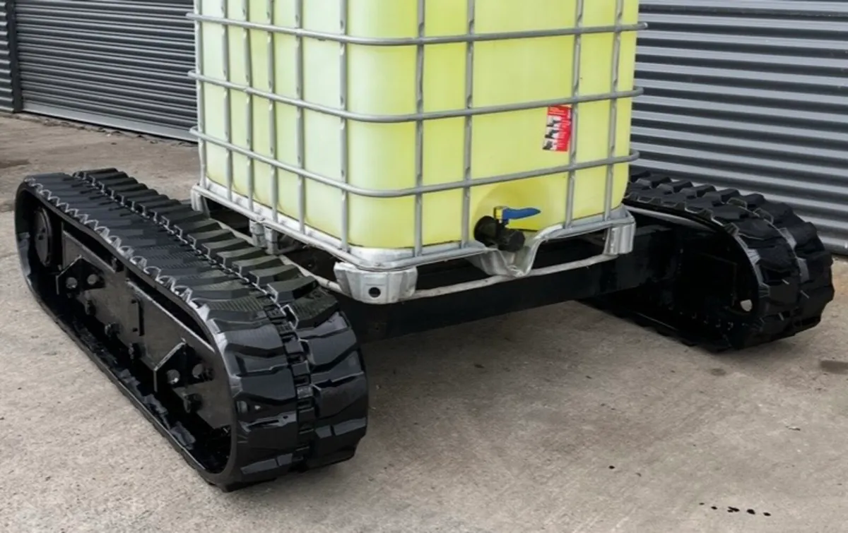 Tracked carrier undercarriage - Image 2