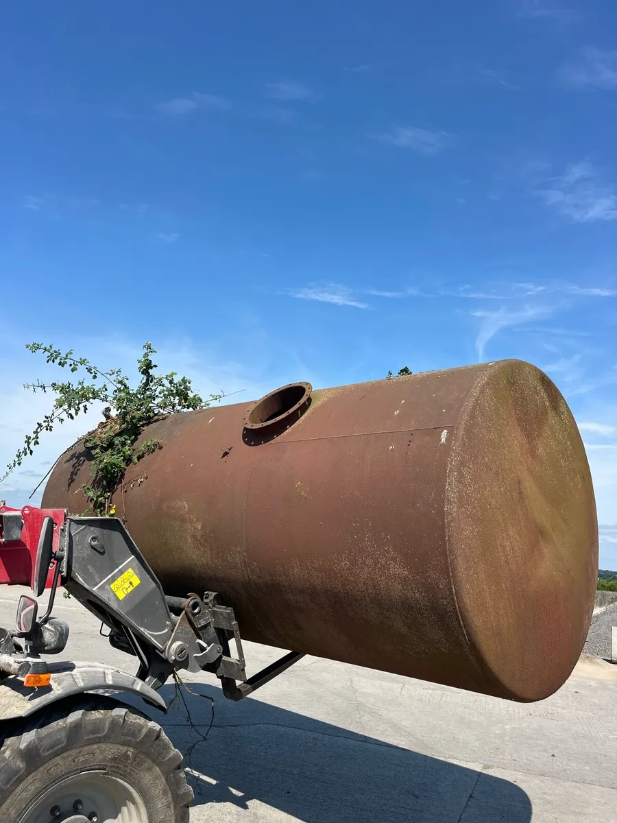 2000 Gallon steel tank - Image 1