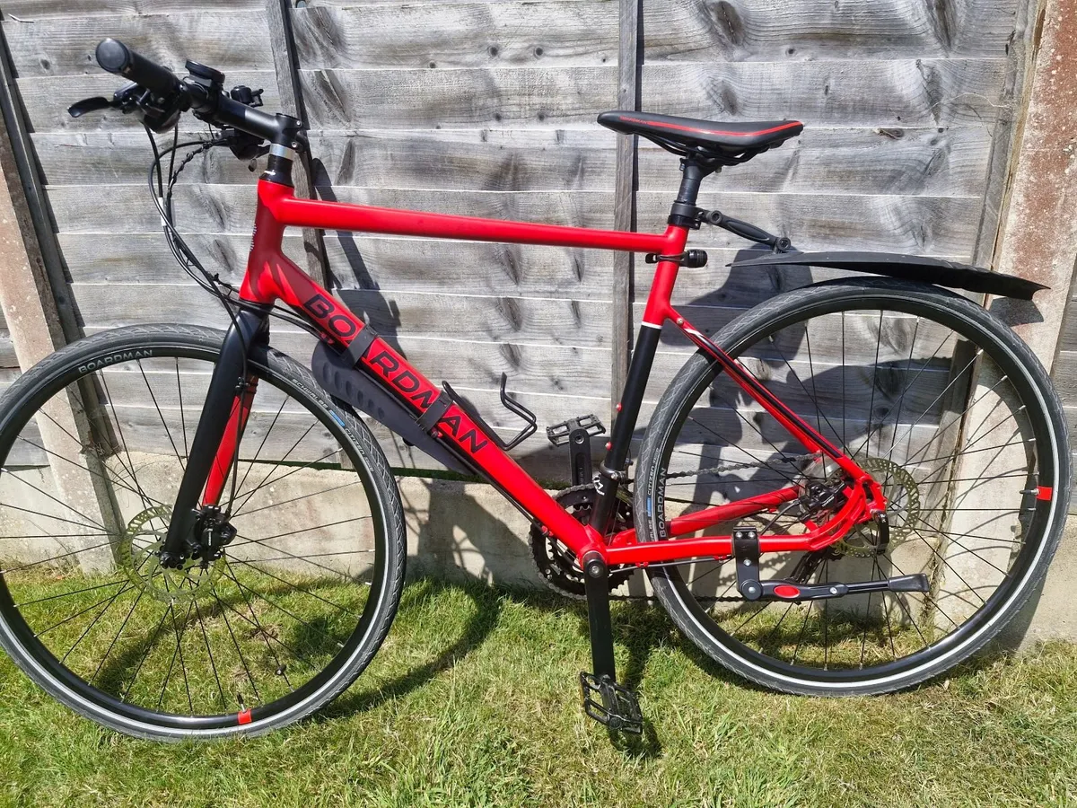 Hybrid bike boardman 8.6 as NEW with extras - Image 1