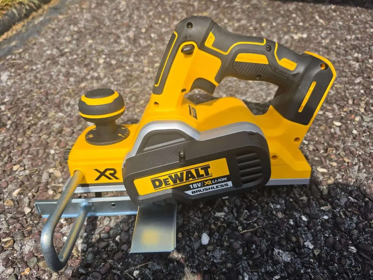 Brand new DeWalt DCP580N 18V XR Brushless Planer - Image 1