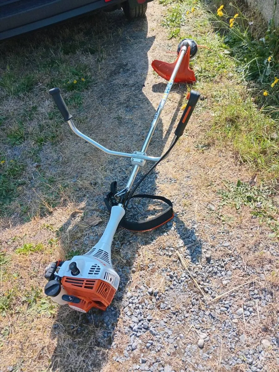 Nearly new Stihl strimmers - Image 1