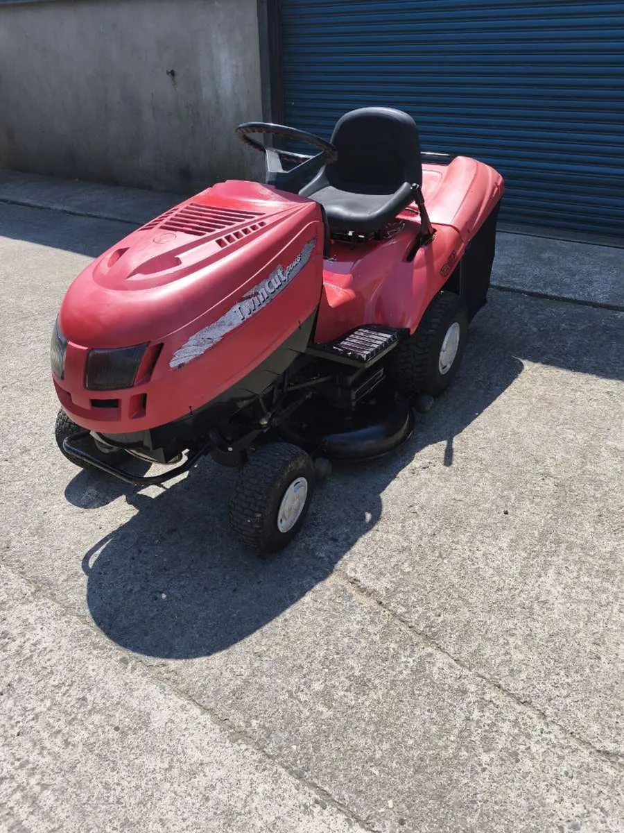 Castle garden ride on mower - Image 3