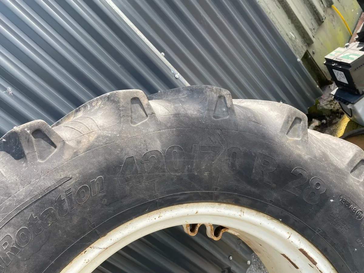 2 Tyres 420/70/28 - Image 4
