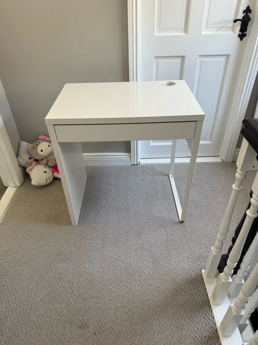 Kids Desk - Image 1