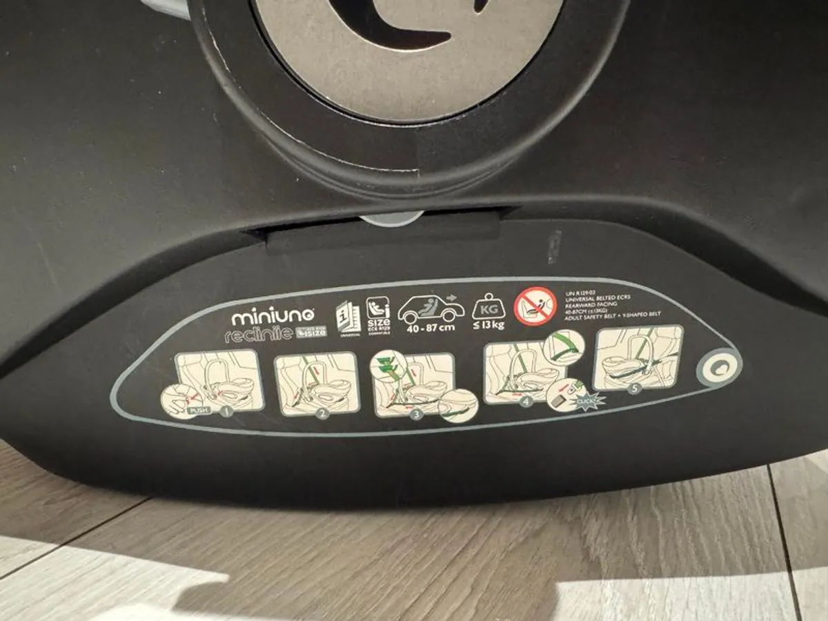 Miniuno Recliniie i-Size Infant Car Seat, As New (Used Only Twice) - Image 3