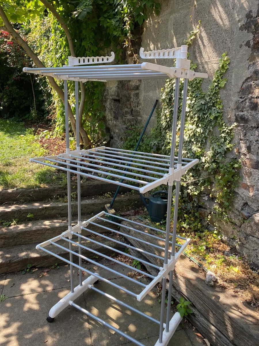Clothes horse - Image 1
