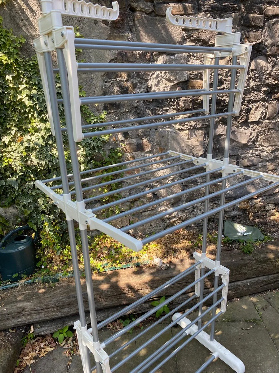 Clothes horse - Image 2