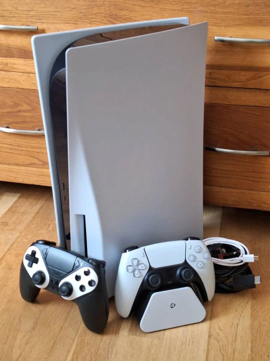 Playstation 5 disk edition 825GB - Image 1