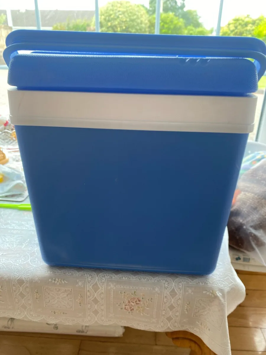 Cool box - Image 1